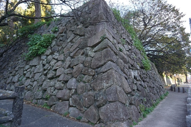 津城112南東隅.jpg