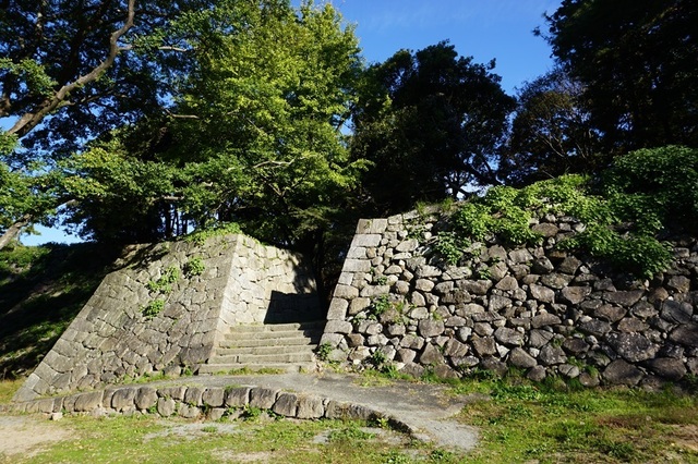 津城114埋門跡.jpg