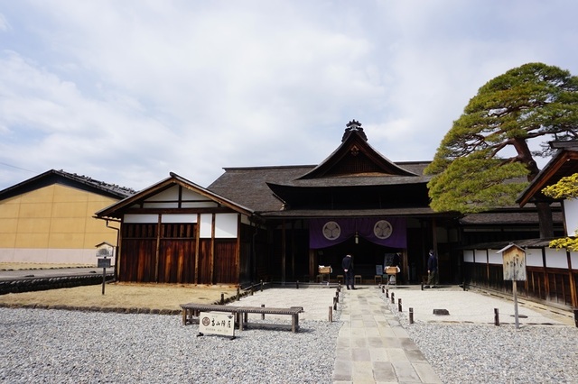 高山陣屋102玄関.jpg