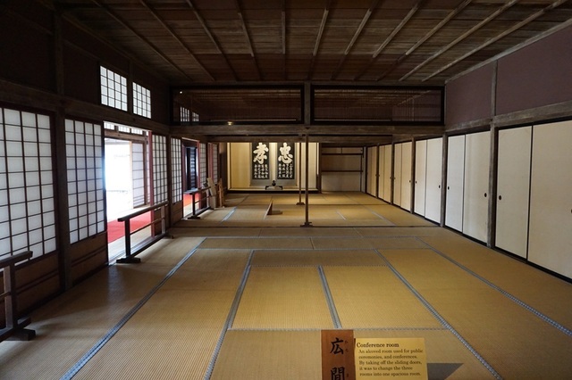 高山陣屋111広間.jpg